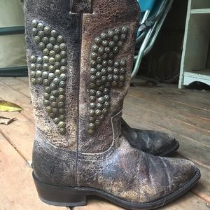 Frye studded boot distressed size 8 women’s